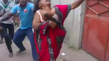 Street justice on a woman thief